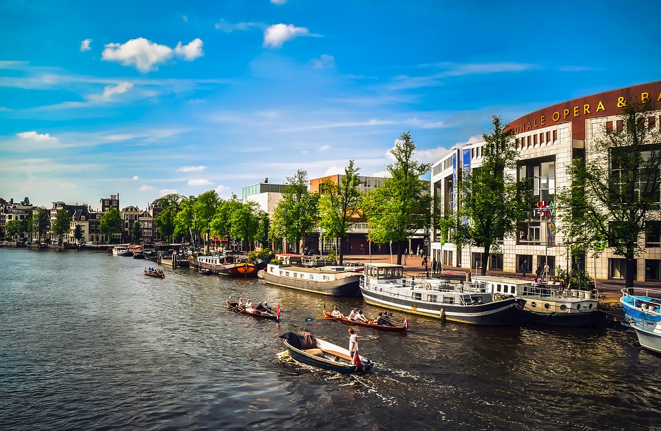 Bewust uitje in Amsterdam: varen met Ecoboats